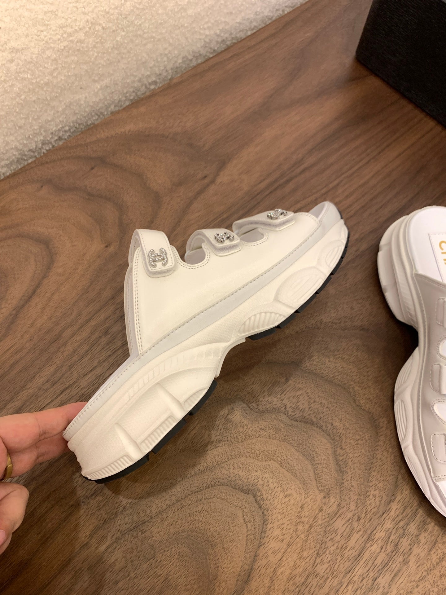 MULES 25S LOGO IN WHITE LAMBSKIN