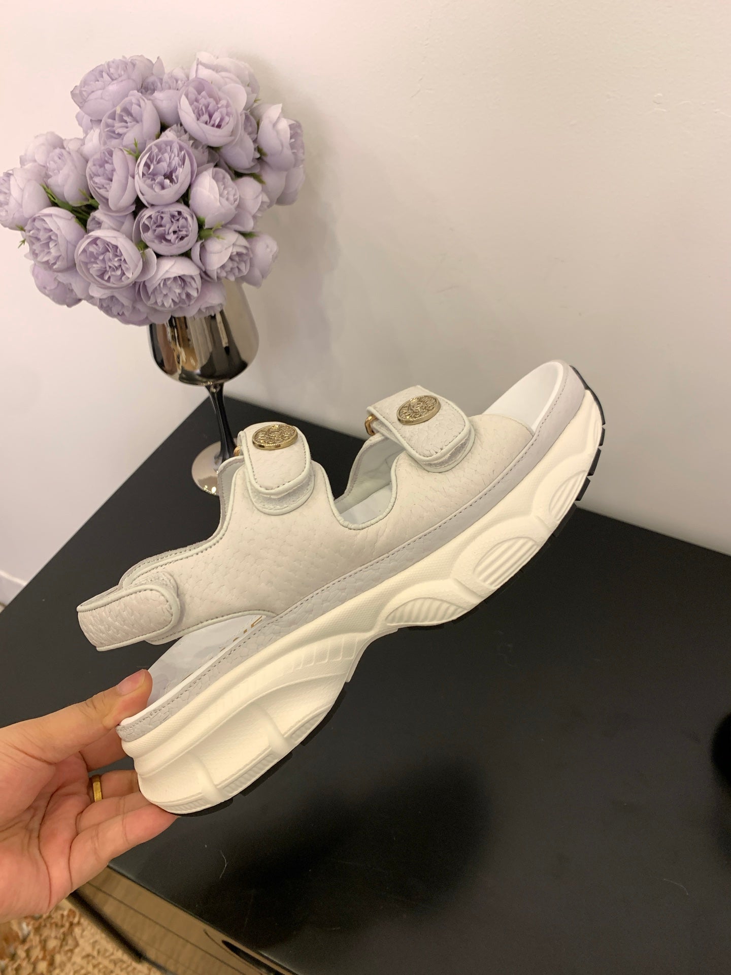 SANDAL 25S IN WHITE LAMBSKIN EMBOSED SNAKE PATTERN