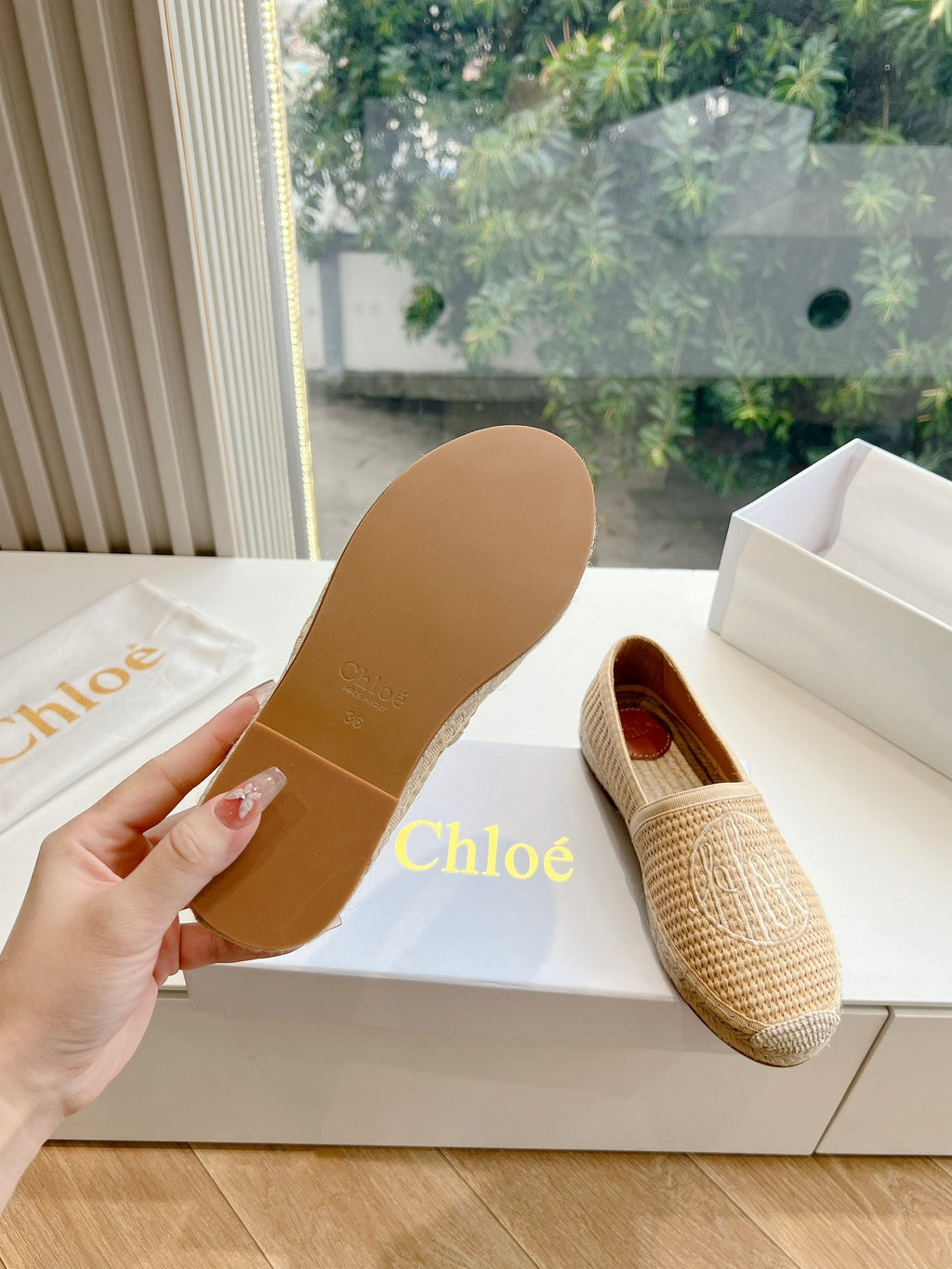 CHLO¨¦ WOVEN LOAFER IN TAN BEIGE RAFFIA
