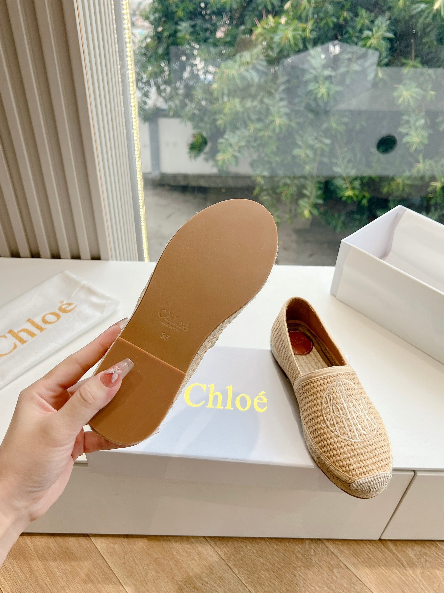 CHLO¨¦ WOVEN LOAFER IN TAN BEIGE RAFFIA