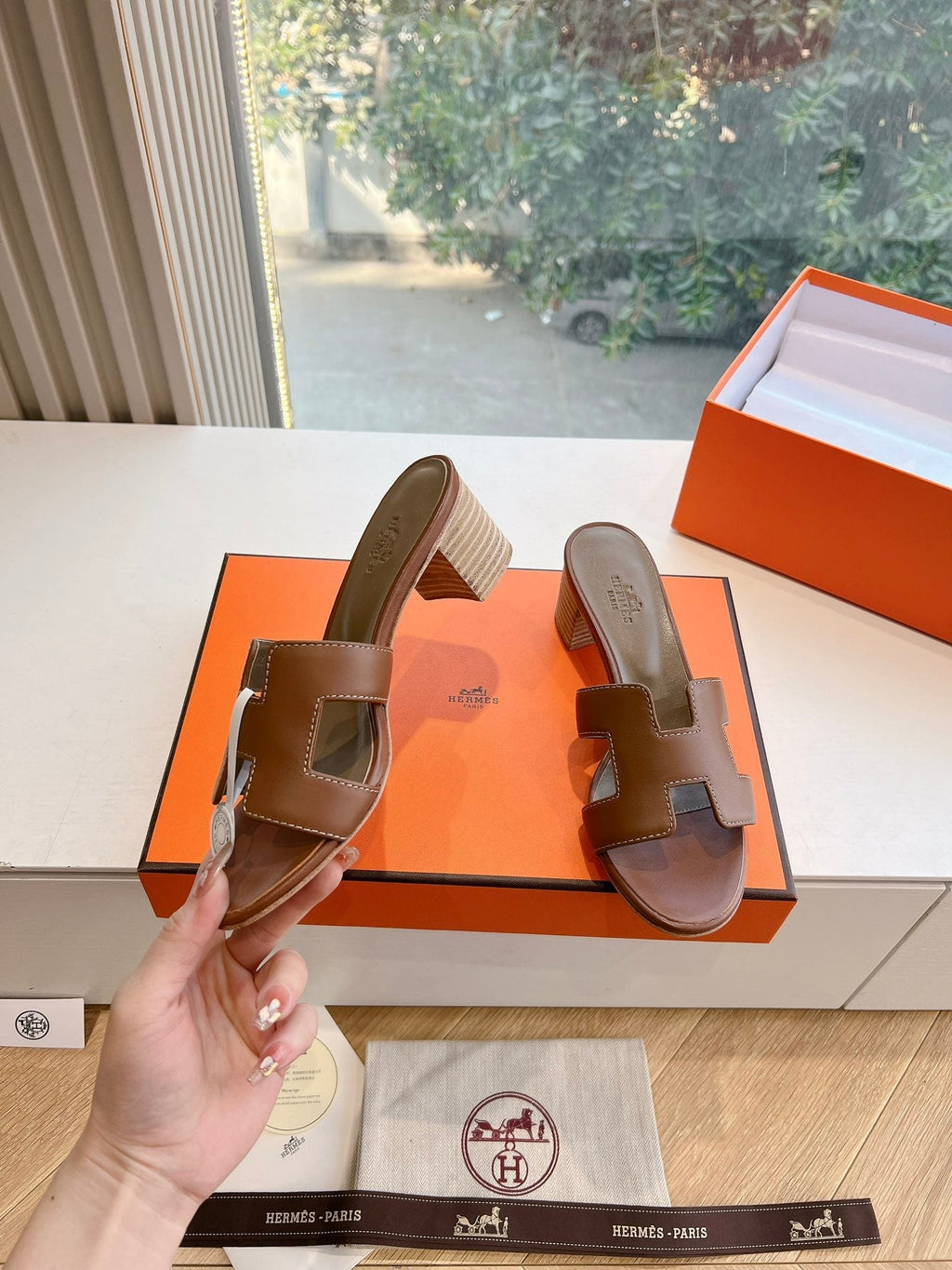0ASIS SANDAL IN CHOCOLATE BROWN CALFSKIN