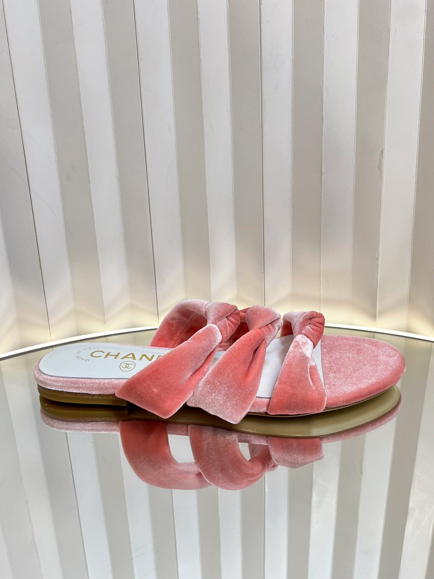 THREE STRAPS MULE IN BRIGHT PINK VELVET
