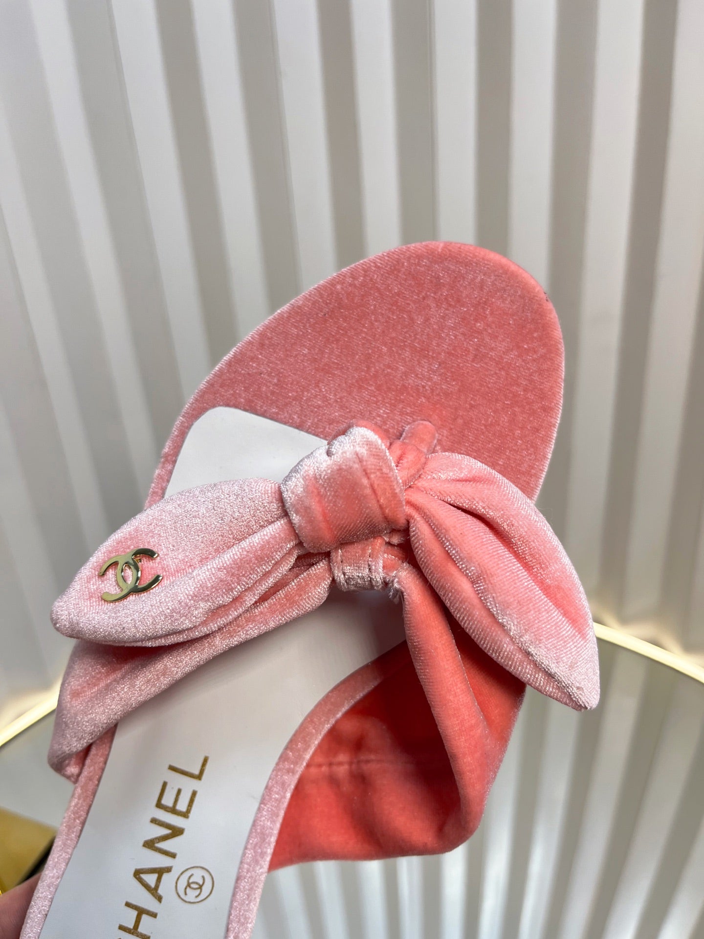 LACE SANDALS IN BRIGHT PINK VELVET