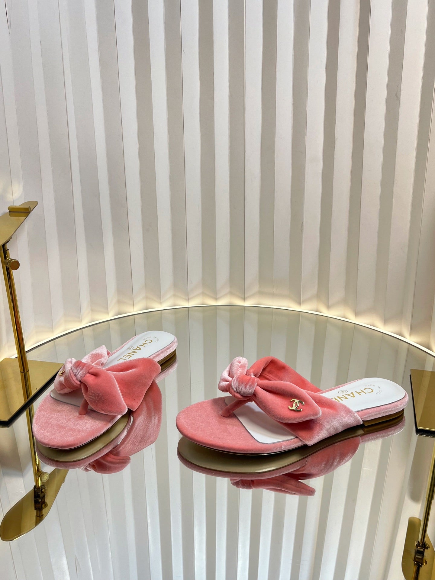LACE SANDALS IN BRIGHT PINK VELVET
