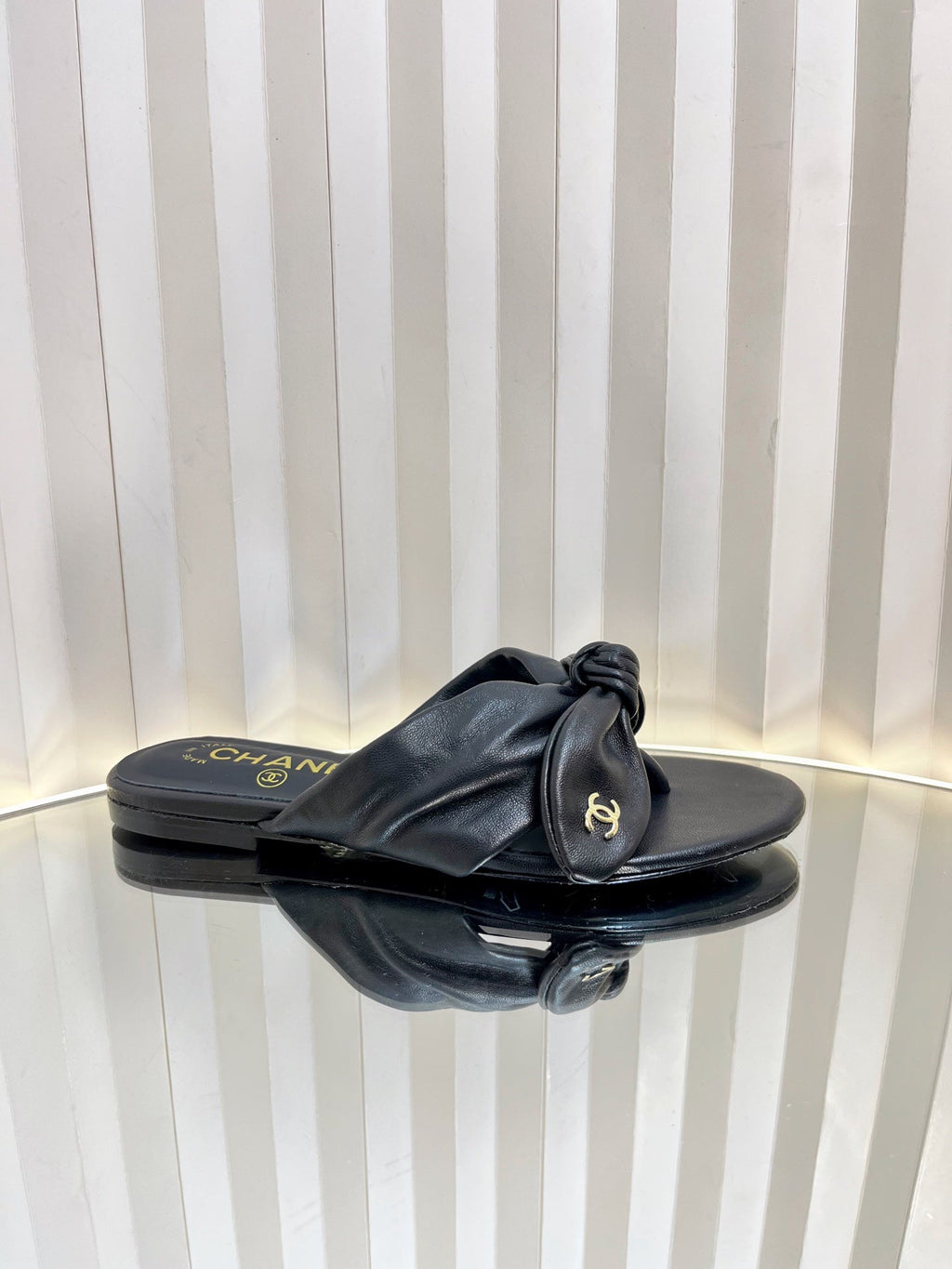 LACE SANDALS IN BLACK CALFSKIN
