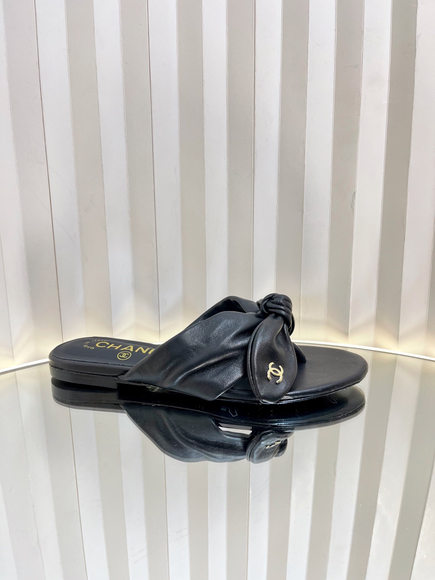 LACE SANDALS IN BLACK CALFSKIN