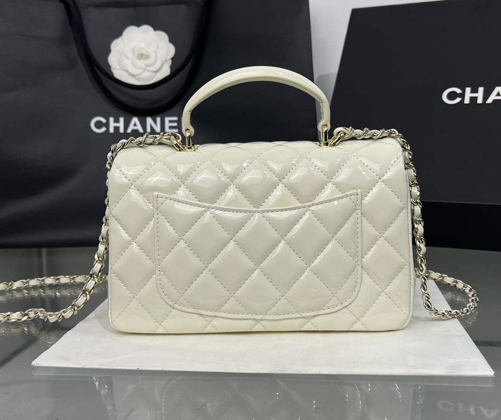 CC 20 SQUARE CLASSIC SINGLE FLAP BAG IN WHITE LAMBSKIN