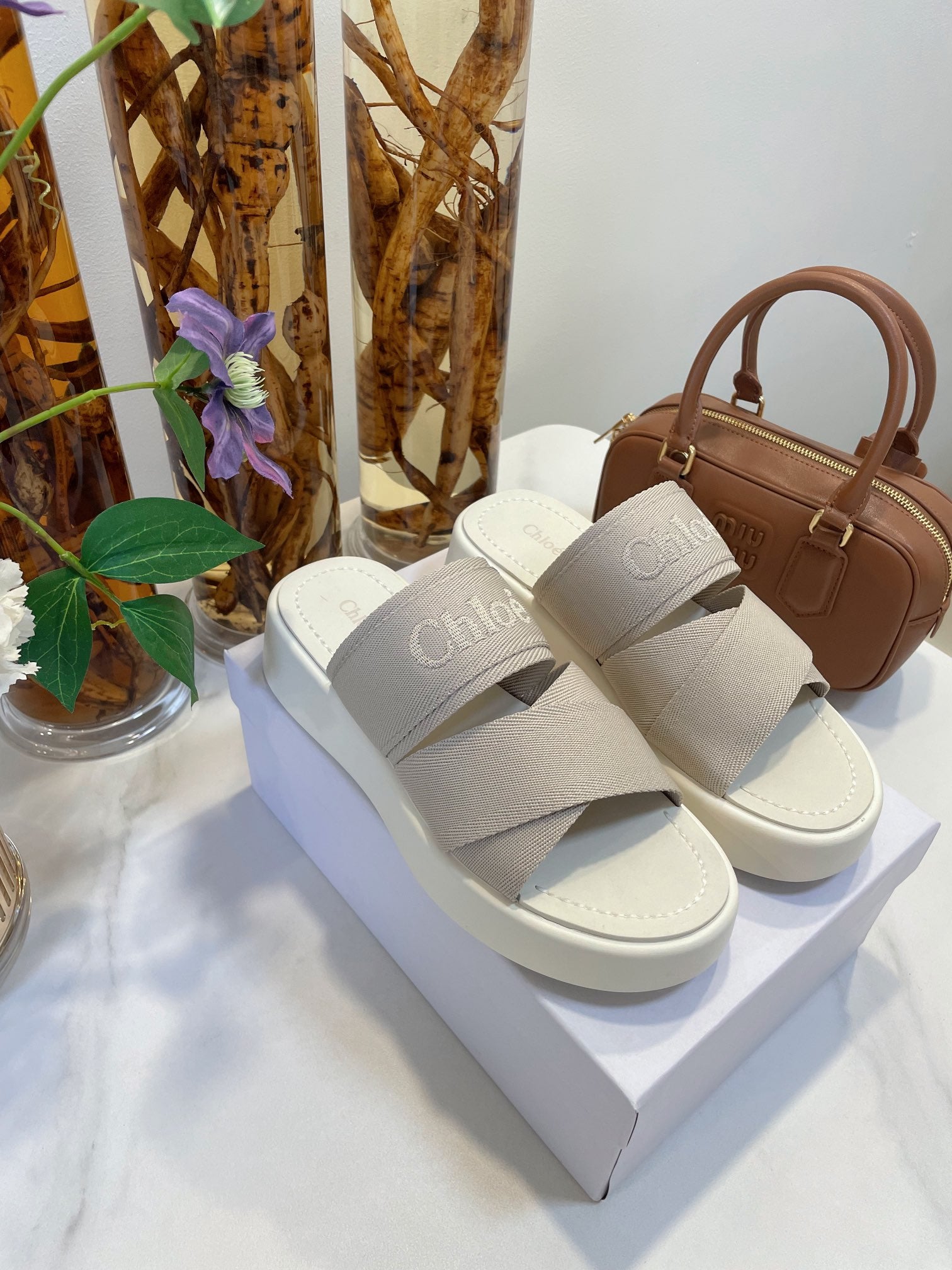 CHLO¨¦ WOODY WEDGE SANDALS IN DOVE GREY CANVAS WITH WHITE RUBBER SOLE