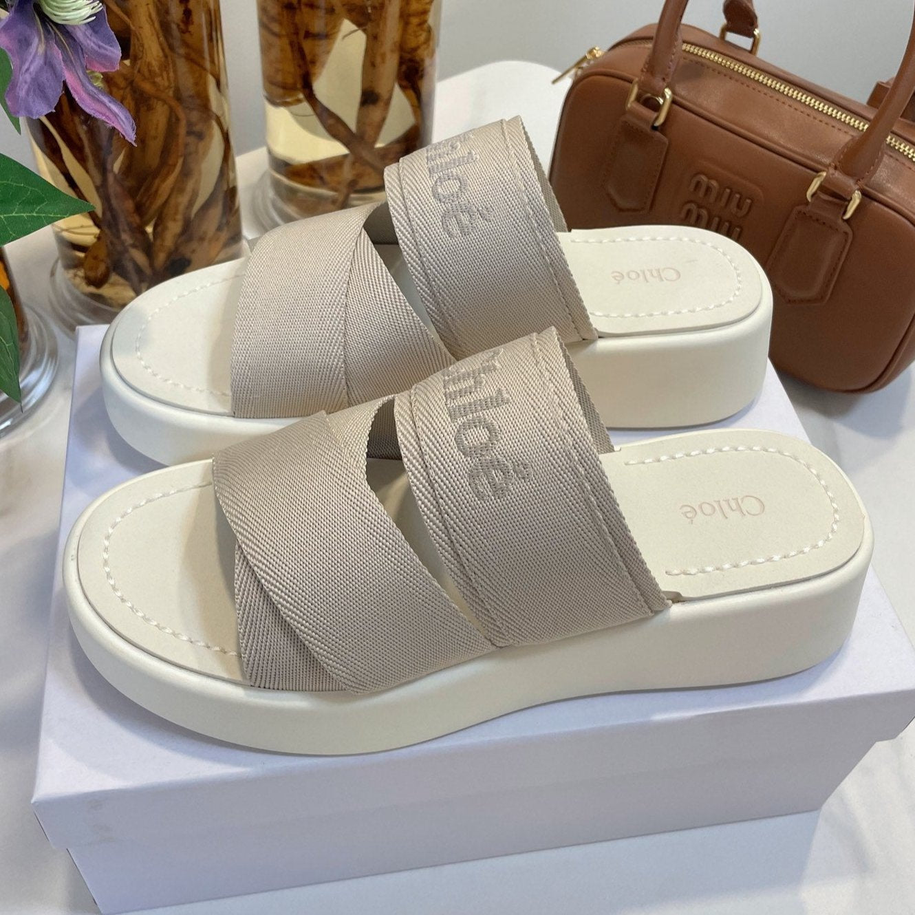 CHLO¨¦ WOODY WEDGE SANDALS IN DOVE GREY CANVAS WITH WHITE RUBBER SOLE