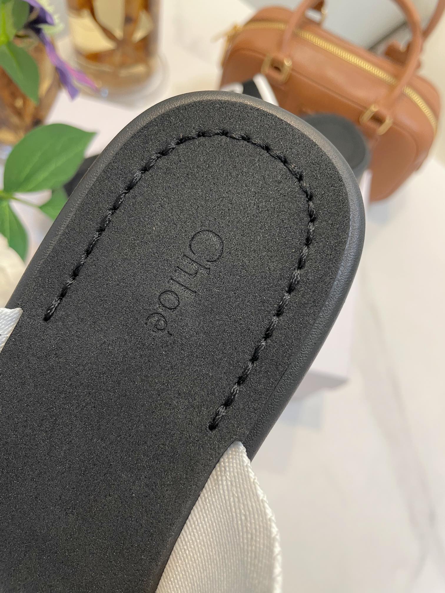 CHLO¨¦ WOODY WEDGE SANDALS IN BLACK MIX WHITE CANVAS WITH RUBBER SOLE