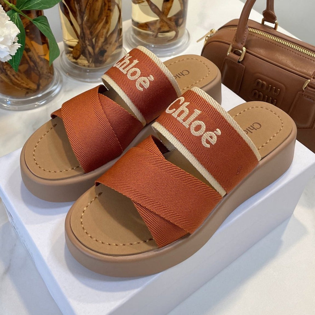 CHLO¨¦ WOODY WEDGE SANDALS IN BRONZE BROWN CANVAS WITH CIDER BROWN RUBBER SOLE