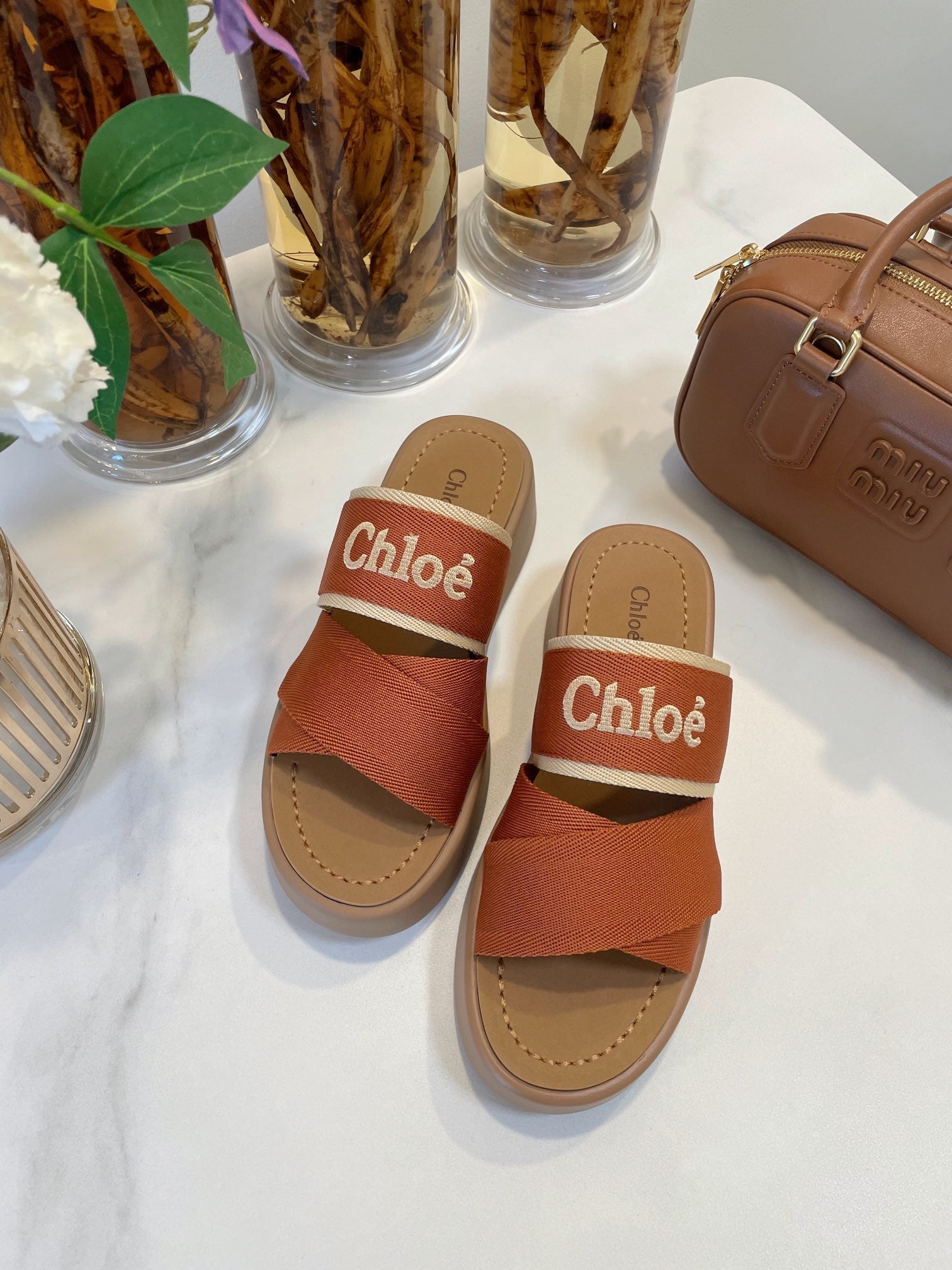 CHLO¨¦ WOODY WEDGE SANDALS IN BRONZE BROWN CANVAS WITH CIDER BROWN RUBBER SOLE