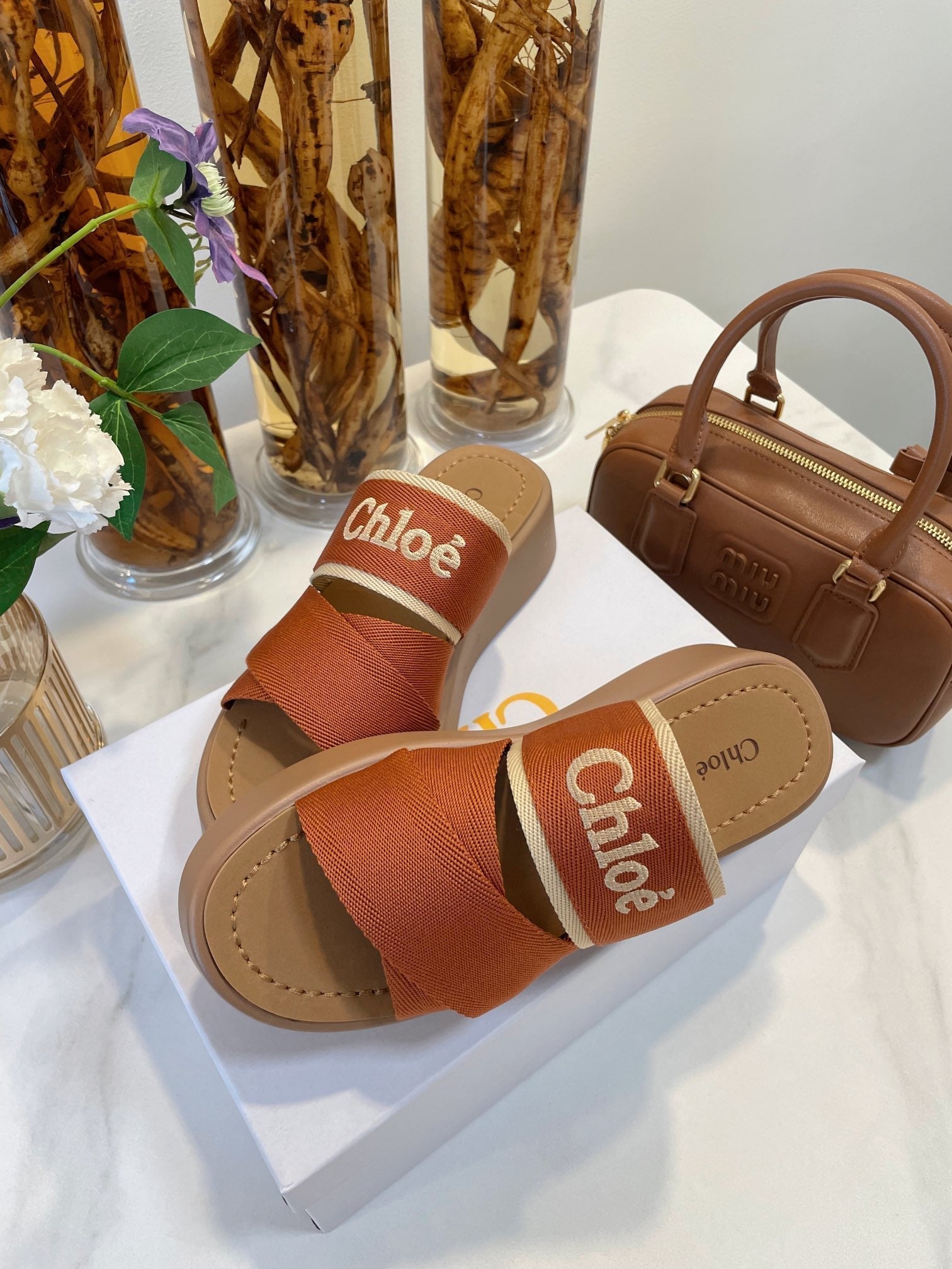 CHLO¨¦ WOODY WEDGE SANDALS IN BRONZE BROWN CANVAS WITH CIDER BROWN RUBBER SOLE