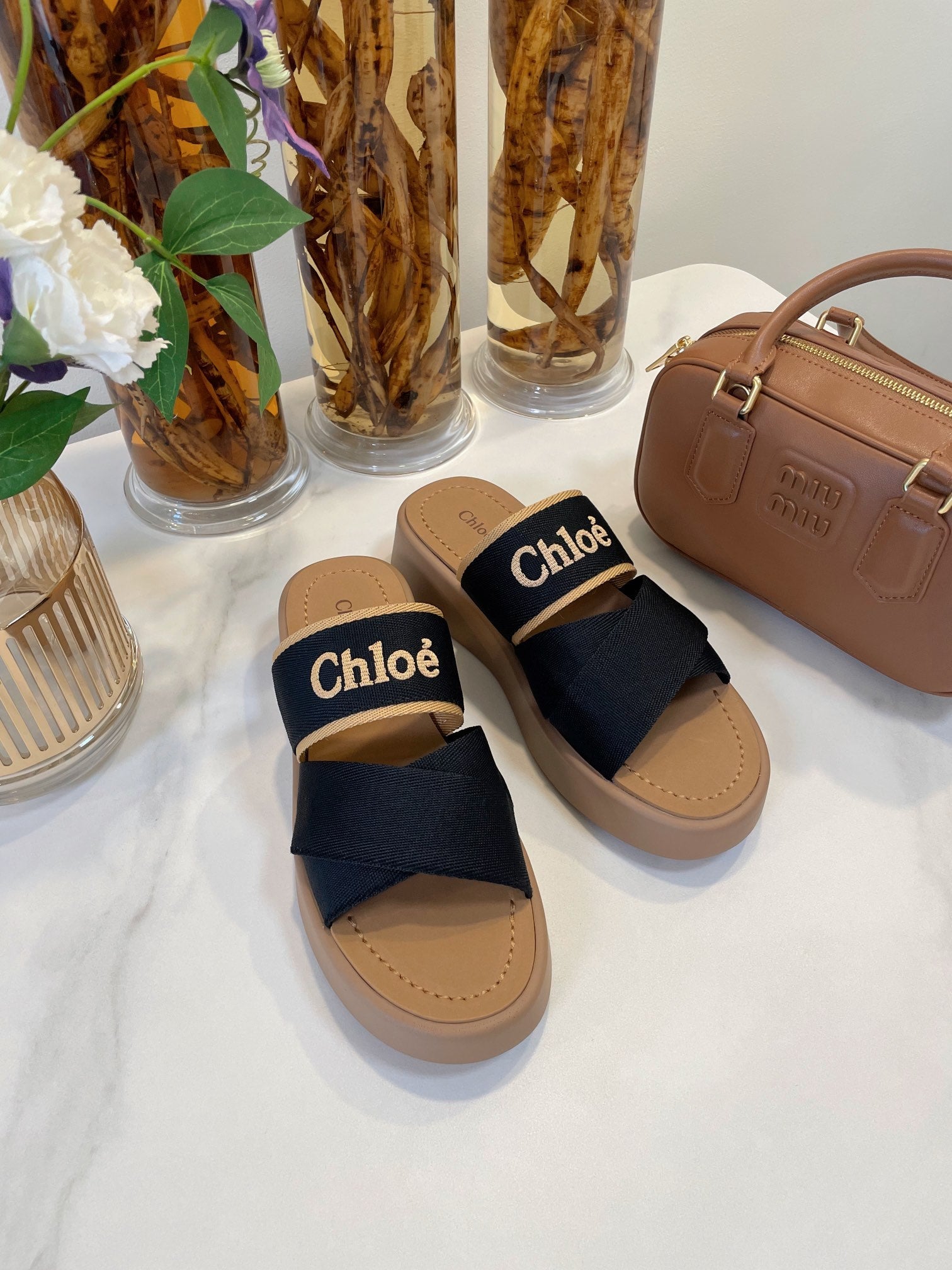 CHLO¨¦ WOODY WEDGE SANDALS IN BLACK CANVAS WITH CIDER BROWN RUBBER SOLE