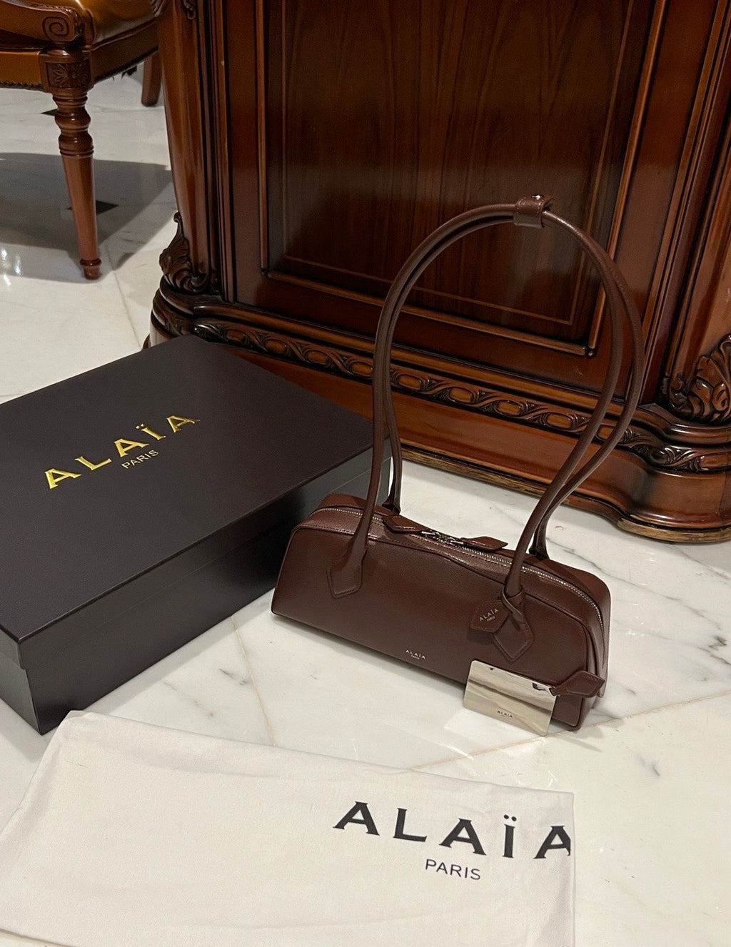 LE TECKEL MEDIUM BAG 33 IN QUINCY BROWN GOATSKIN