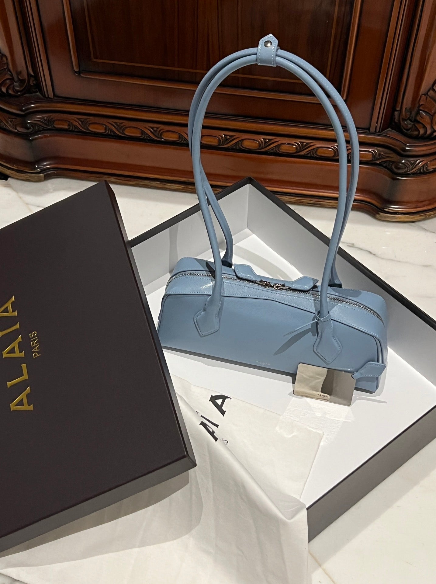 LE TECKEL MEDIUM BAG 33 IN AIR FORCE GOATSKIN