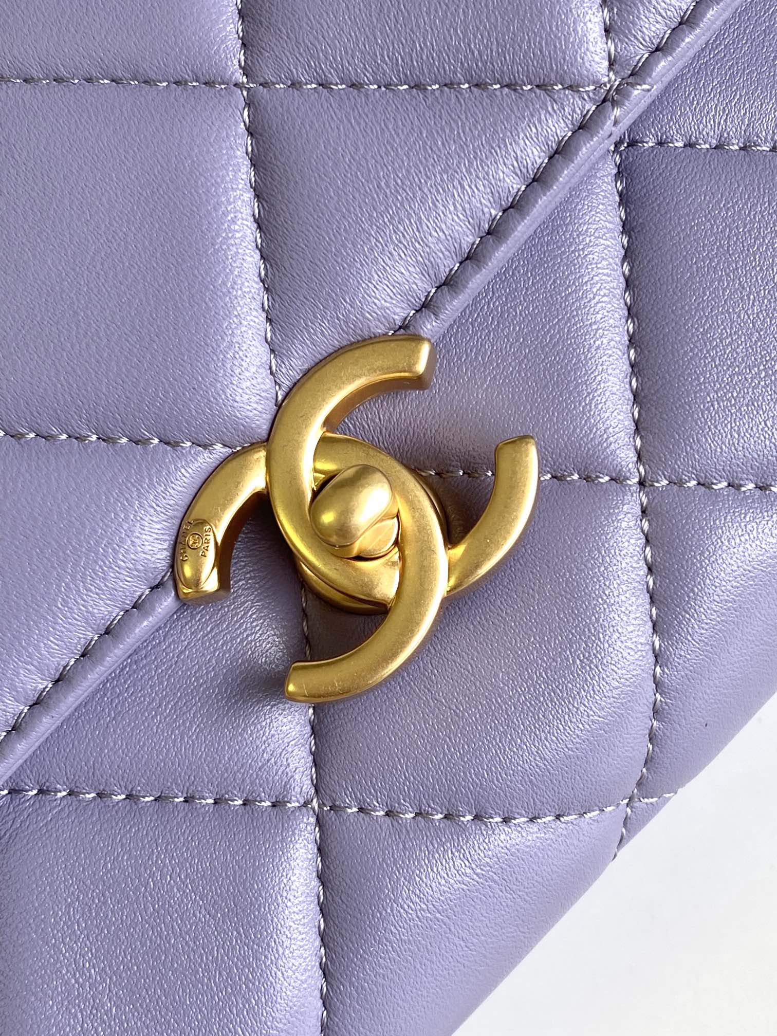 CC MINI 20 FLAP BAG IN LIGHT PURPLE LAMBSKIN GOLD HARDWARE
