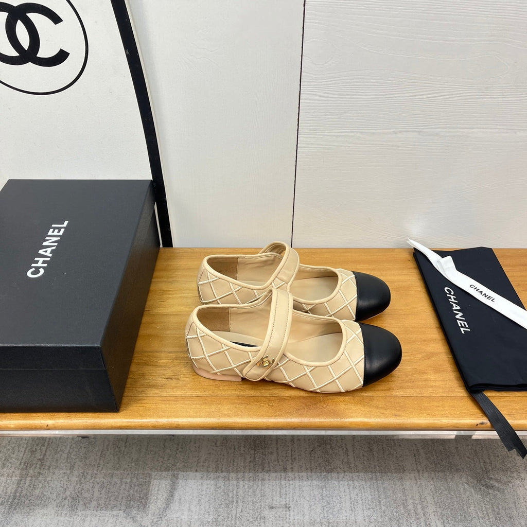 CHANEL 25S QUILTED MARY JANES BLACK AND BEIGE IN CALFSKIN