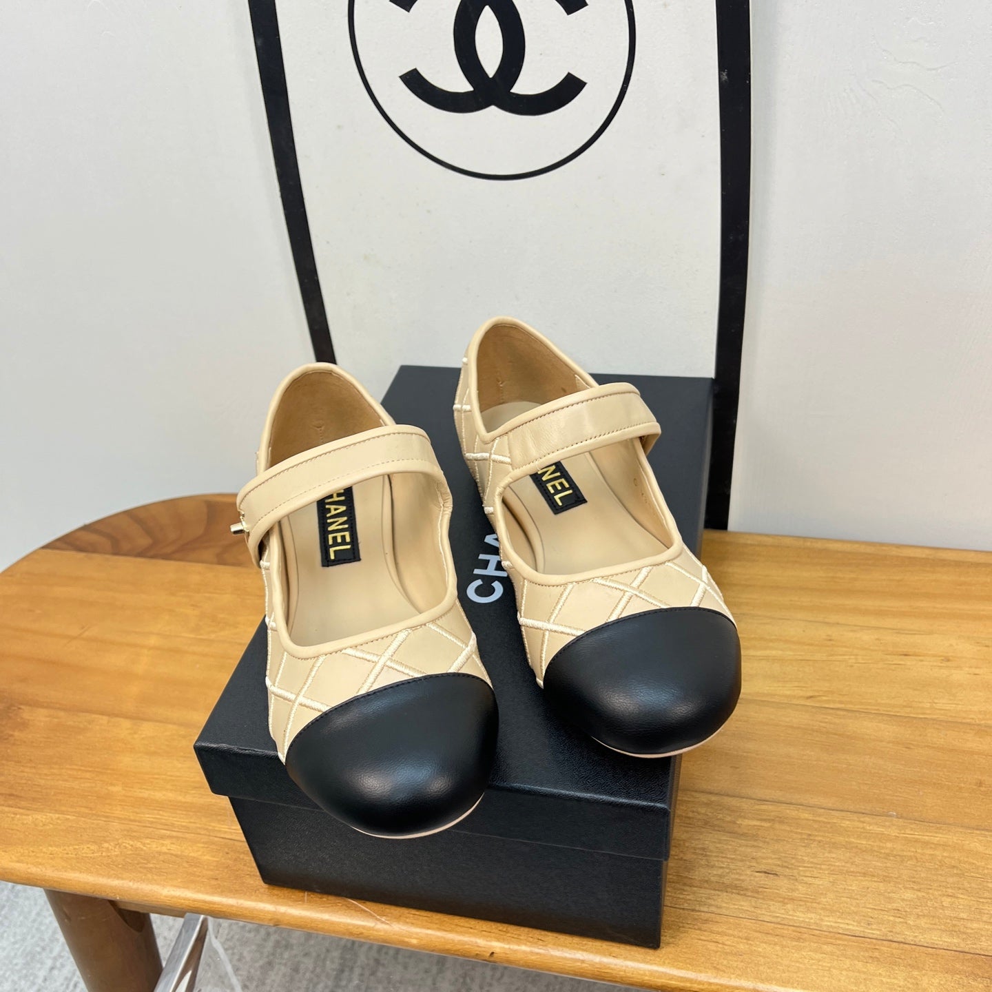 CHANEL 25S QUILTED MARY JANES BLACK AND BEIGE IN CALFSKIN