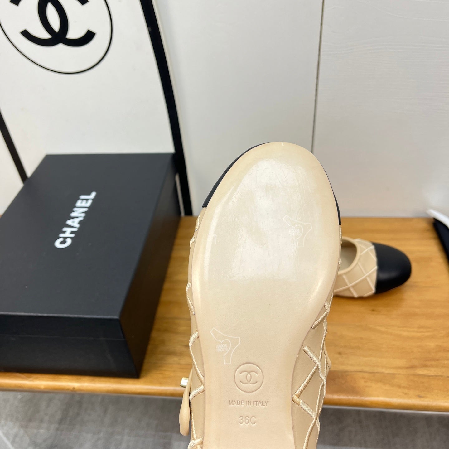 CHANEL 25S QUILTED MARY JANES BLACK AND BEIGE IN CALFSKIN