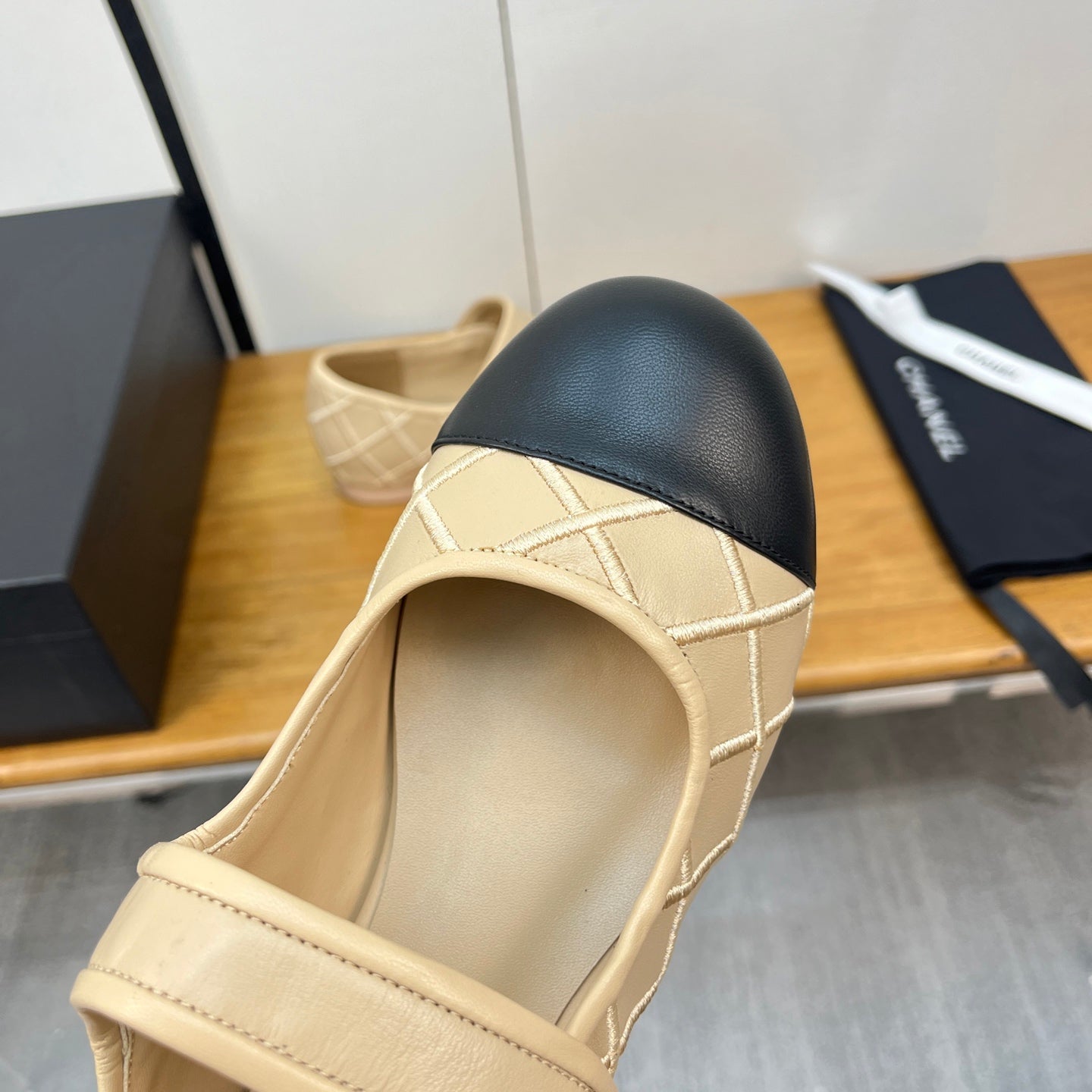 CHANEL 25S QUILTED MARY JANES BLACK AND BEIGE IN CALFSKIN