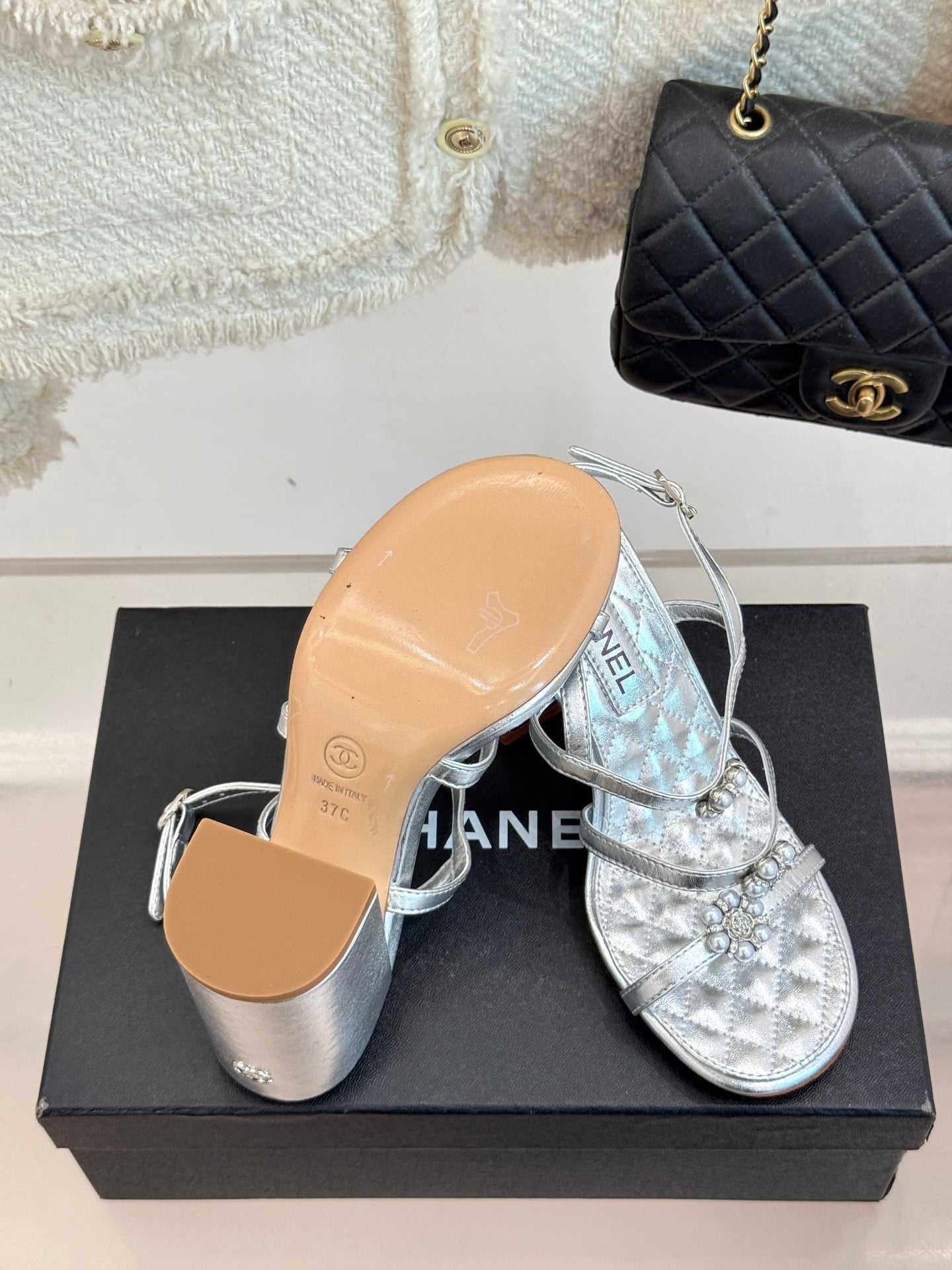 HIGH HEELS SANDAL IN SILVER LAMBSKIN PEARL FLOWERS