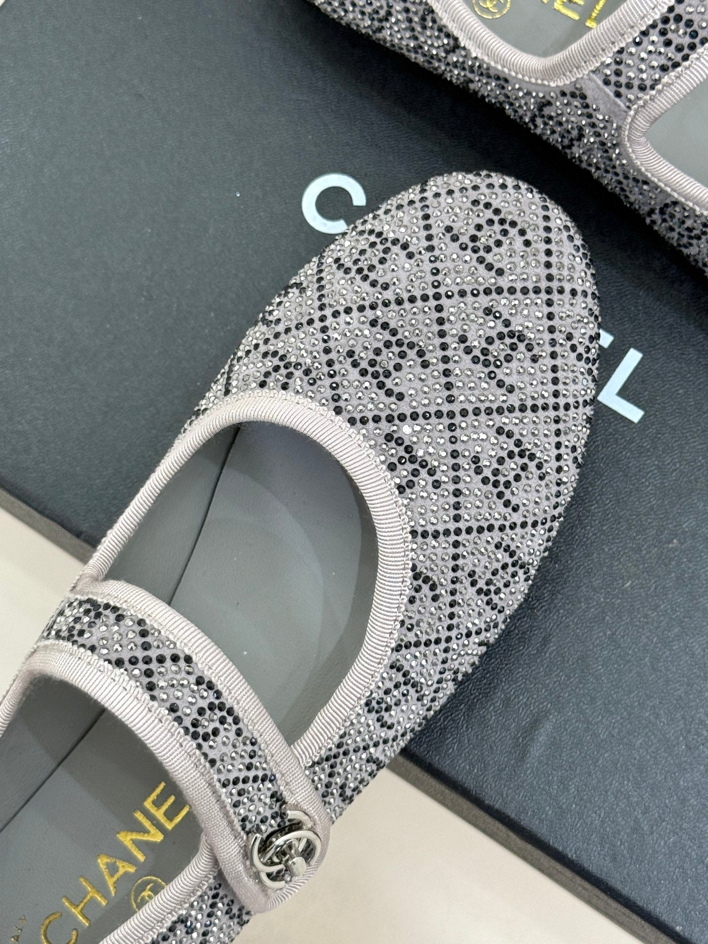 CC FLAT MARY JANE 25SS IN GREY EMBELLISHED WITH RHINESTONES