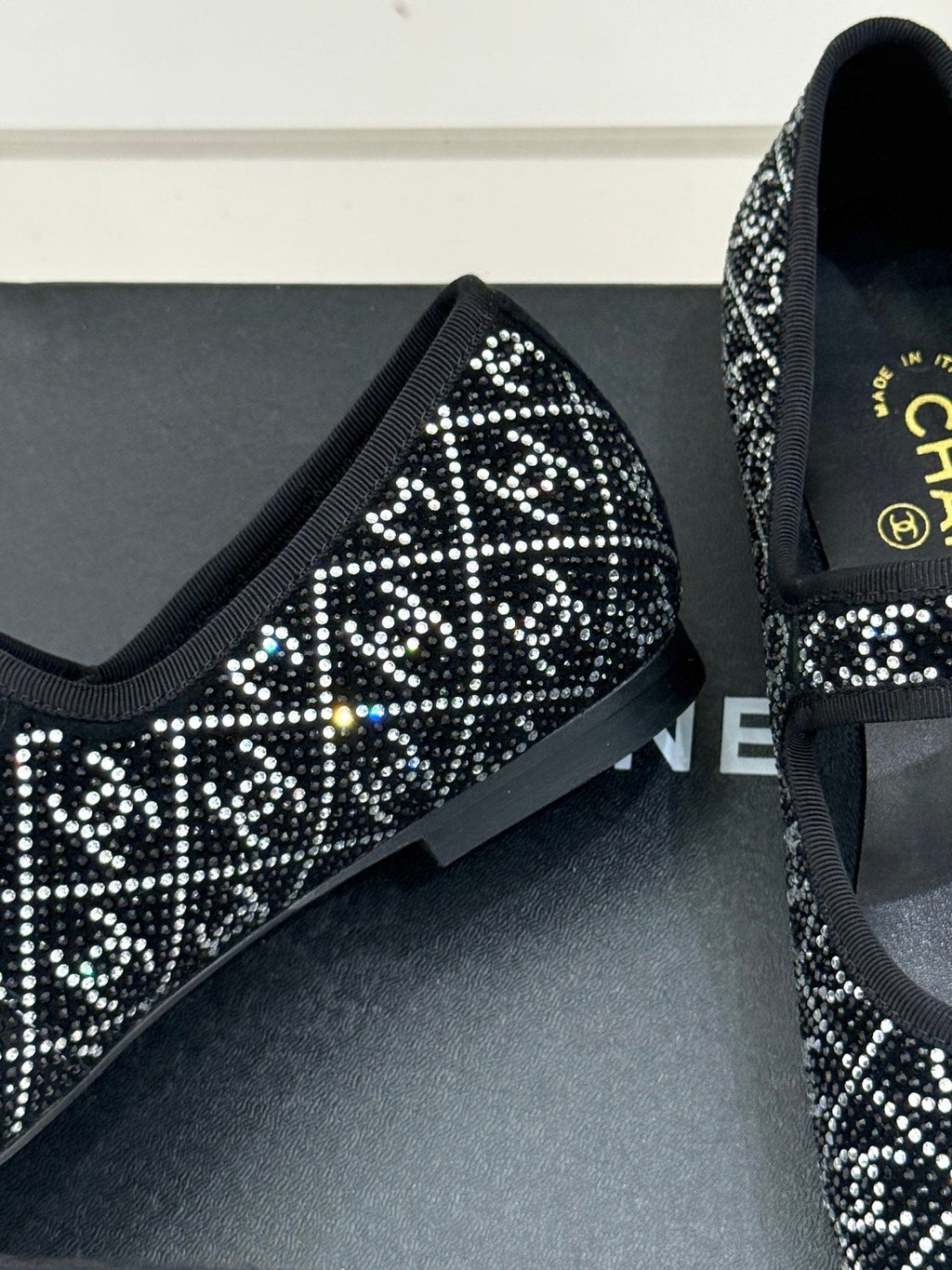 CC FLAT MARY JANE 25SS IN BLACK EMBELLISHED WITH RHINESTONES