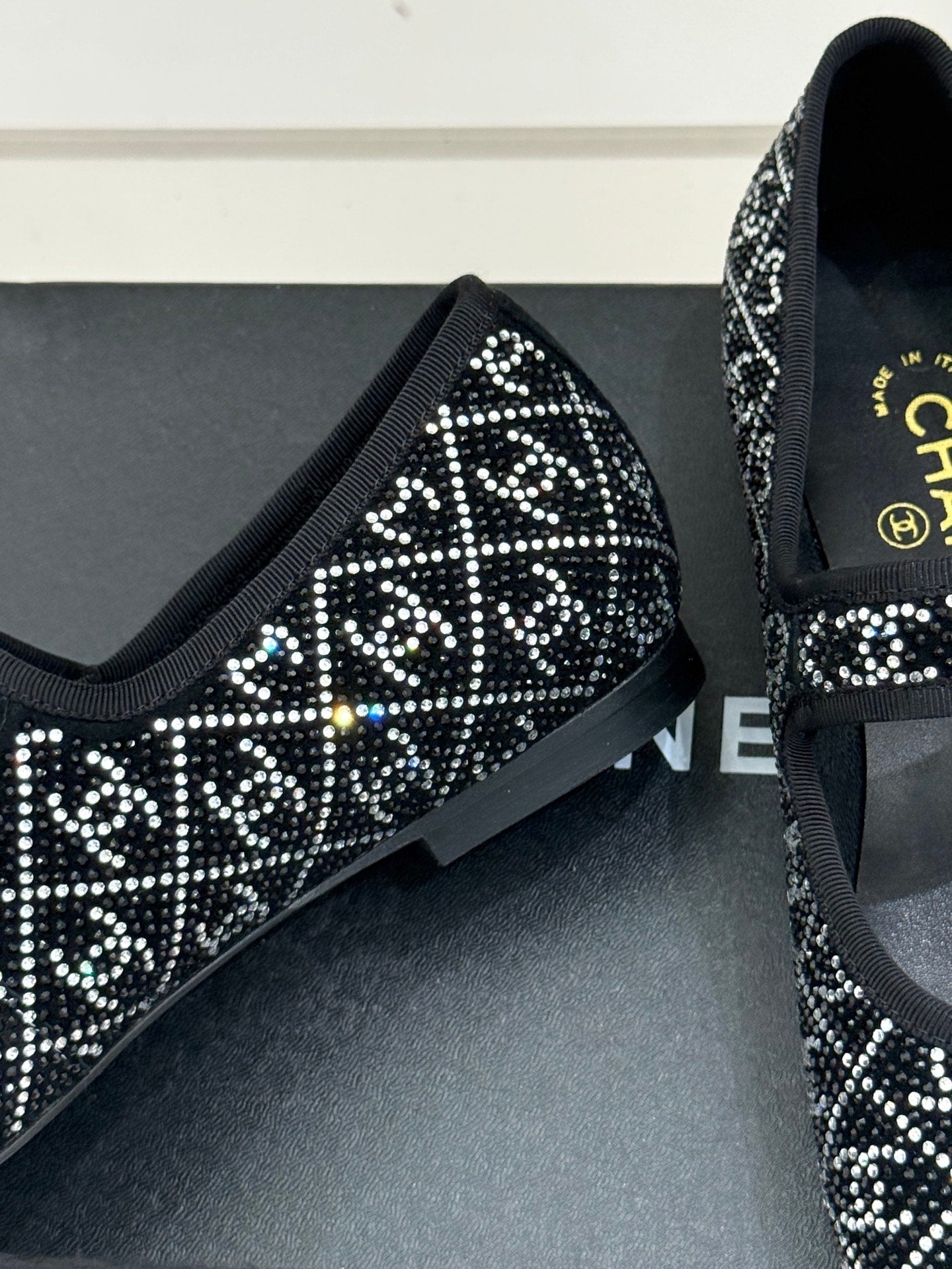 CC FLAT MARY JANE 25SS IN BLACK EMBELLISHED WITH RHINESTONES