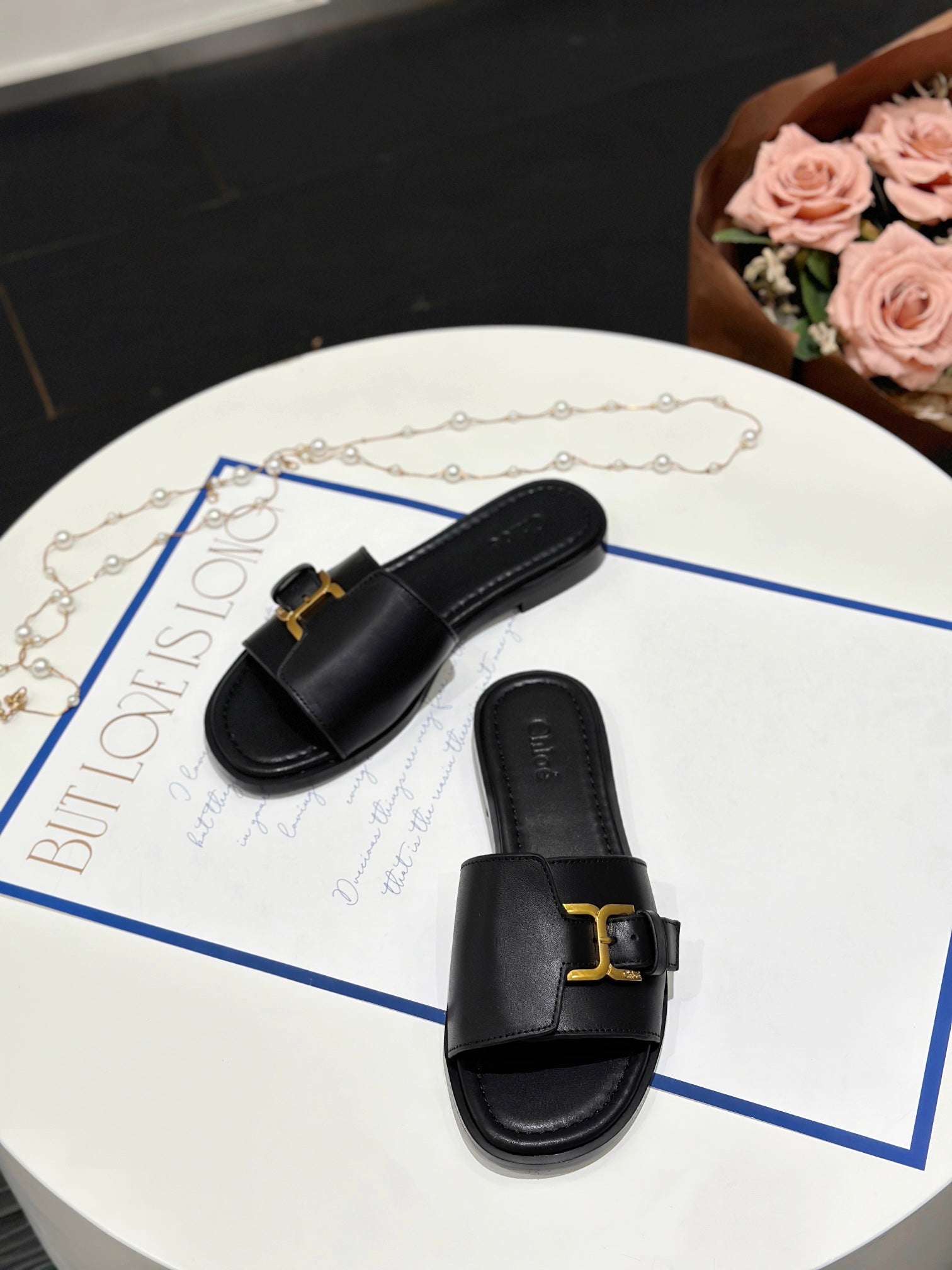 CHLO¨¦ HLOE MARCIE SLIDE IN BLACK CALFSKIN WITH GOLD HARDWARE
