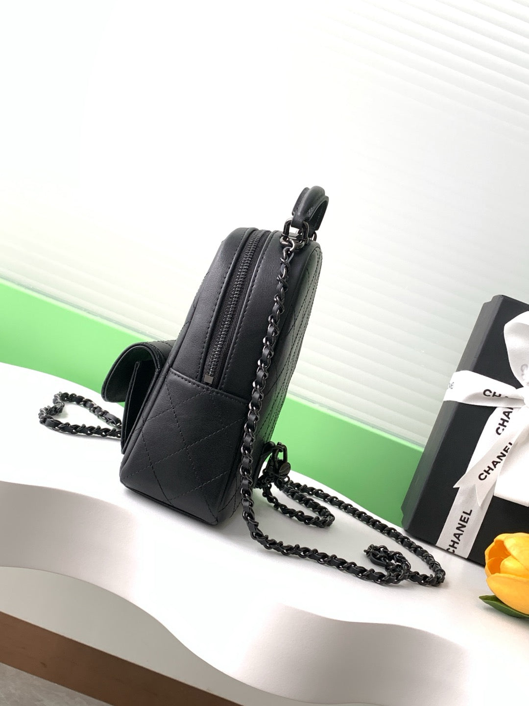 SMALL BACKPACK 25 IN BLACK CALFSKIN BLACK CHAIN