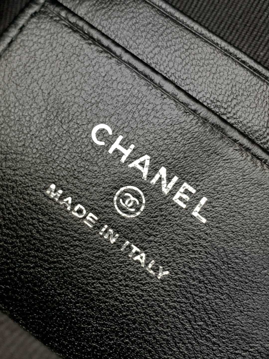 SMALL BACKPACK 25 IN BLACK CALFSKIN BLACK CHAIN