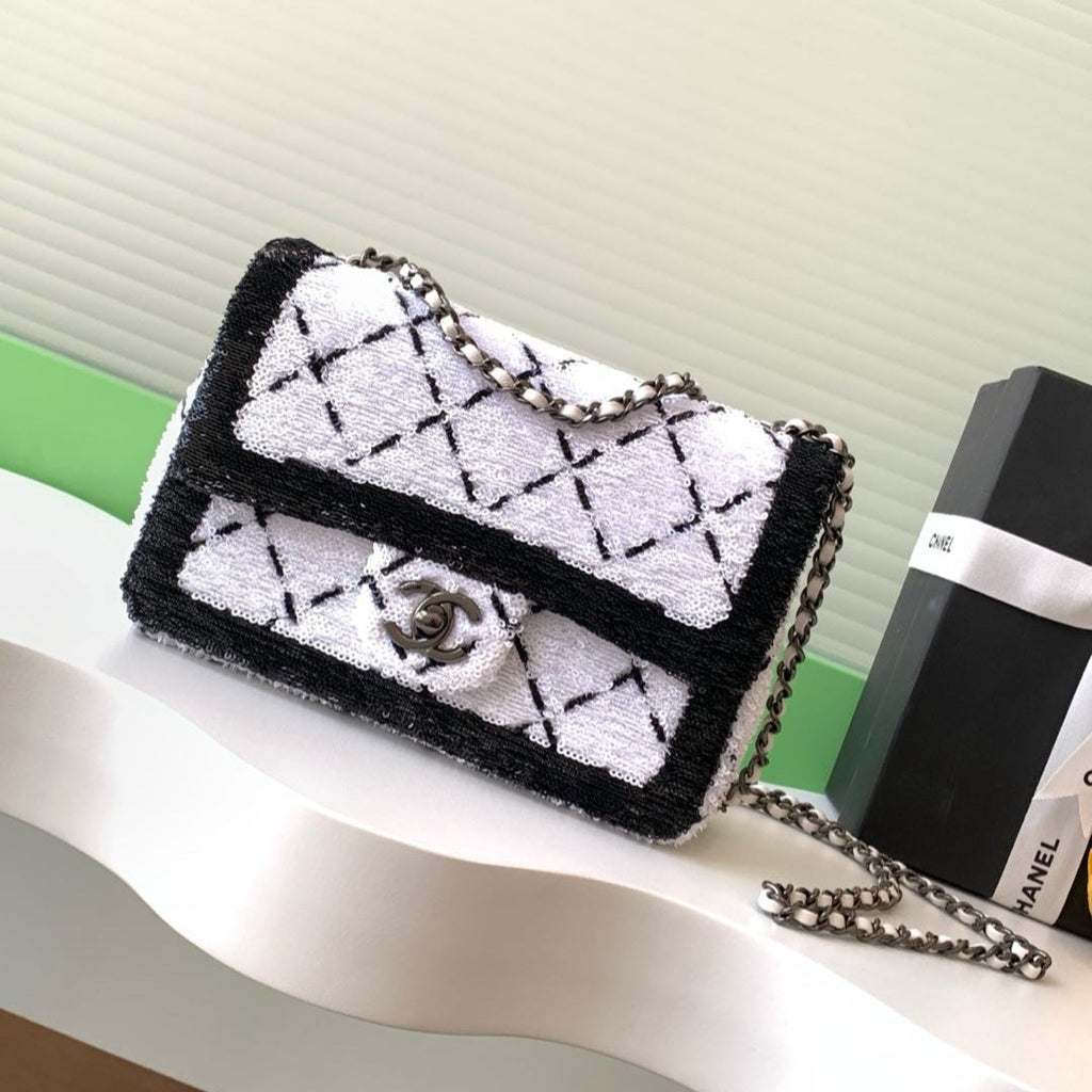 CLASSIC FLAP BAG 21 IN BLACK WHITE SEQUINS RUTHENIUM HARDWARE