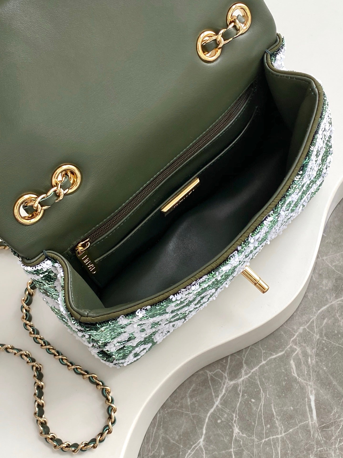 FLAP BAG 21 IN BASIL GREEN MIX WHITE SHINY SEQUINS GOLD HARDWARE