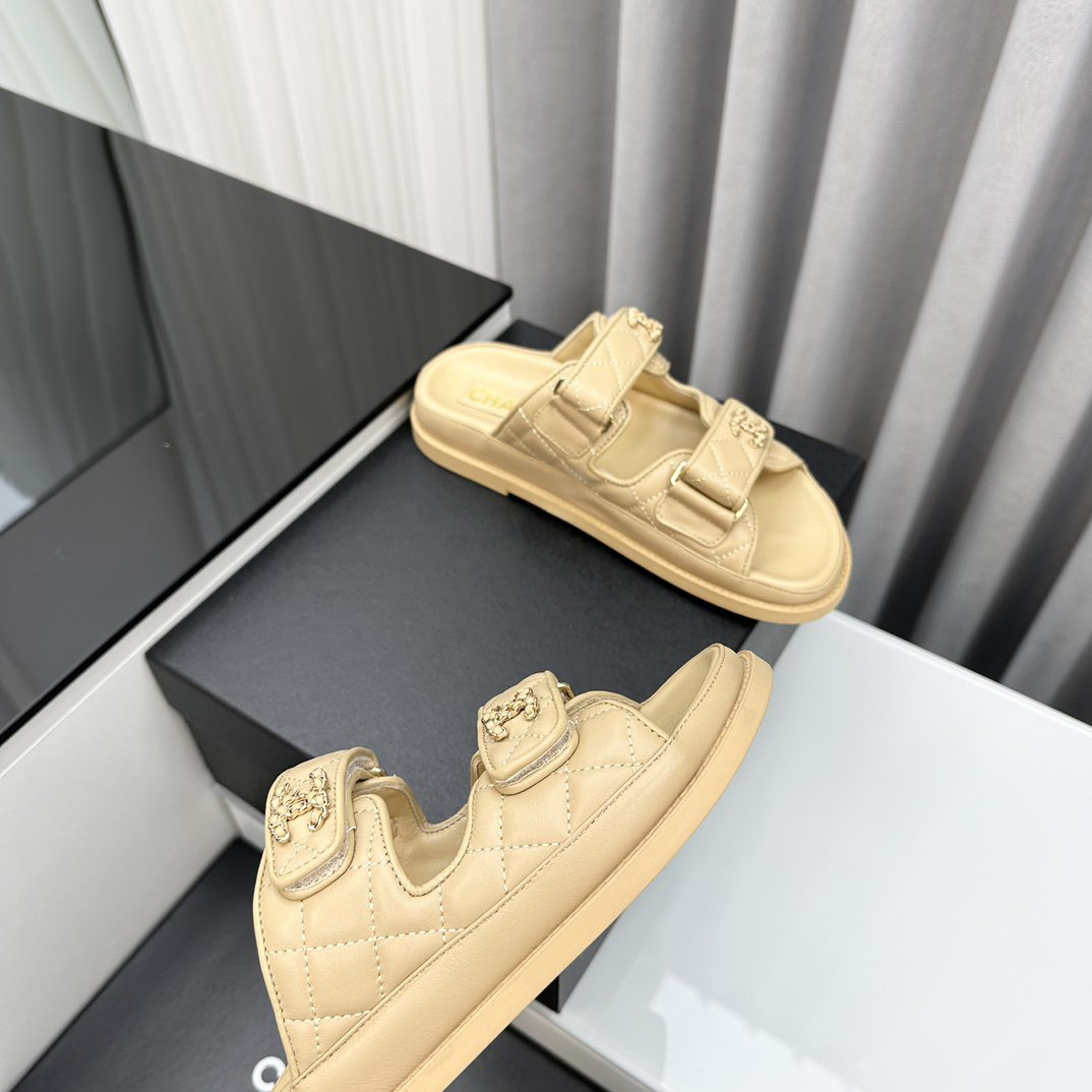 dad sandals beige lambskin mules